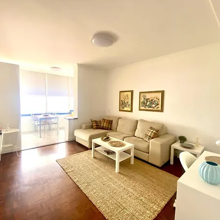 Vivienda Elada *